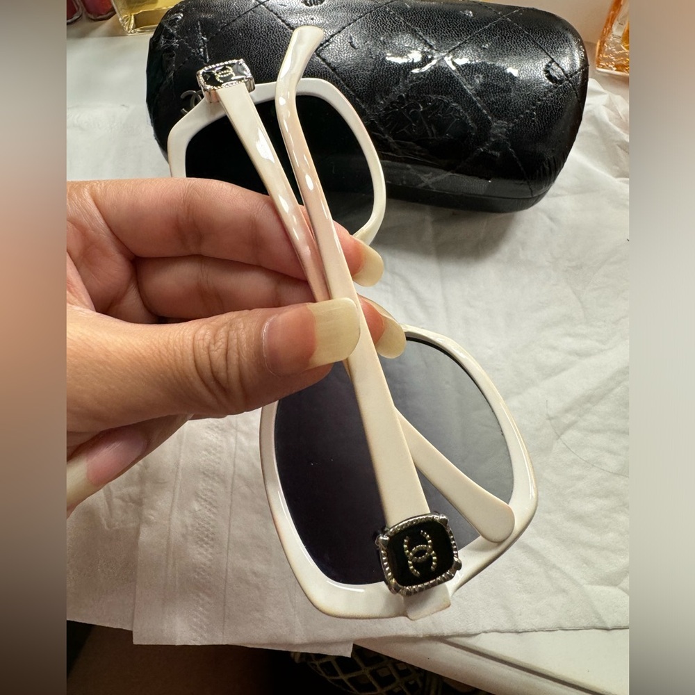 Chanel sunglasses - Picture 7 of 12